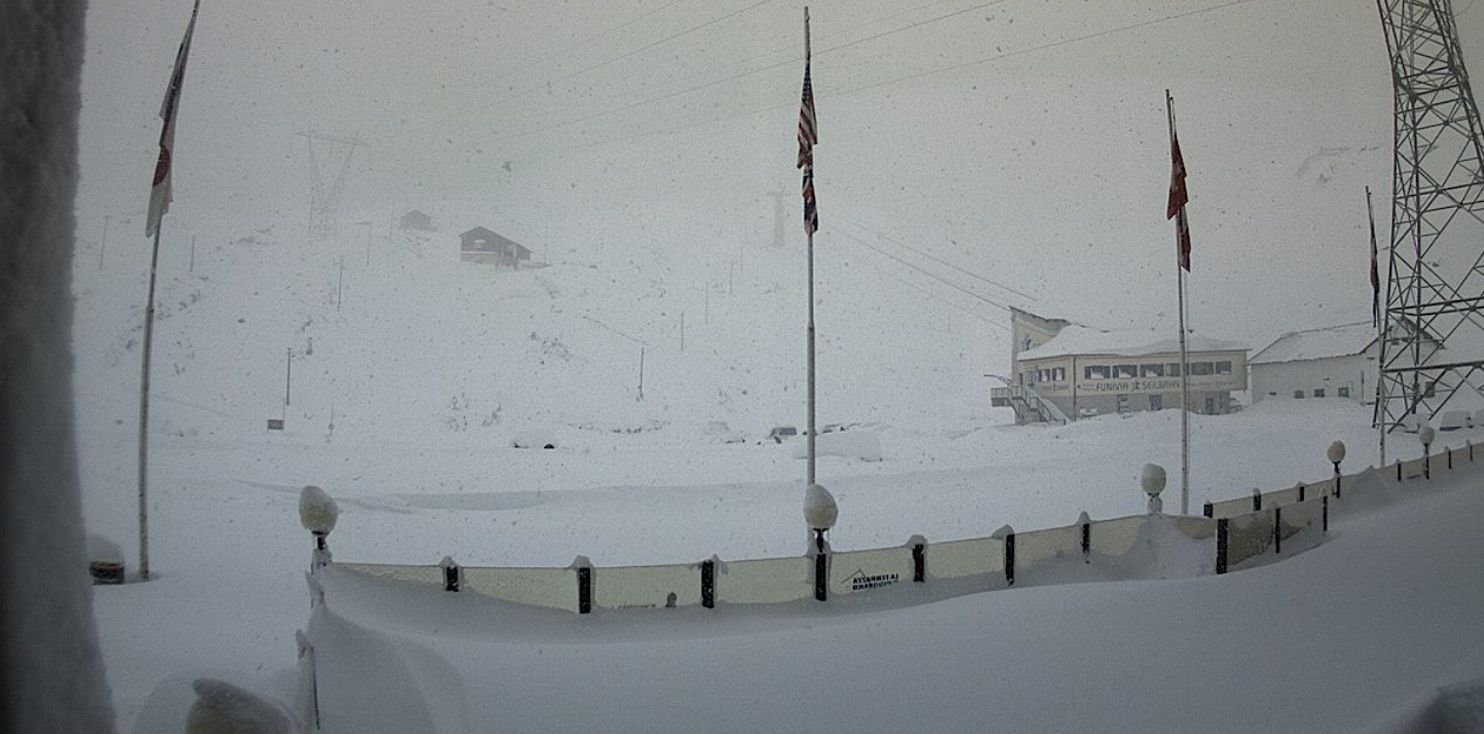 Heel veel sneeuw op de Stelvio