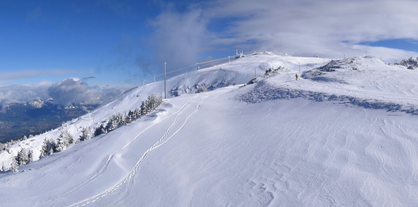 Daar zijn ze hoor, de eerste skisporen, natuurlijk boven Grenoble