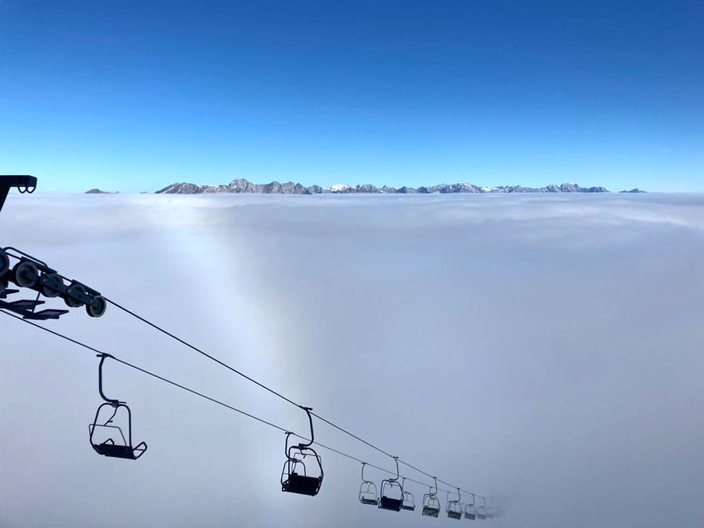 Op 2300 meter keek je prachtig op het wolkendek (FB Axamer Lizum