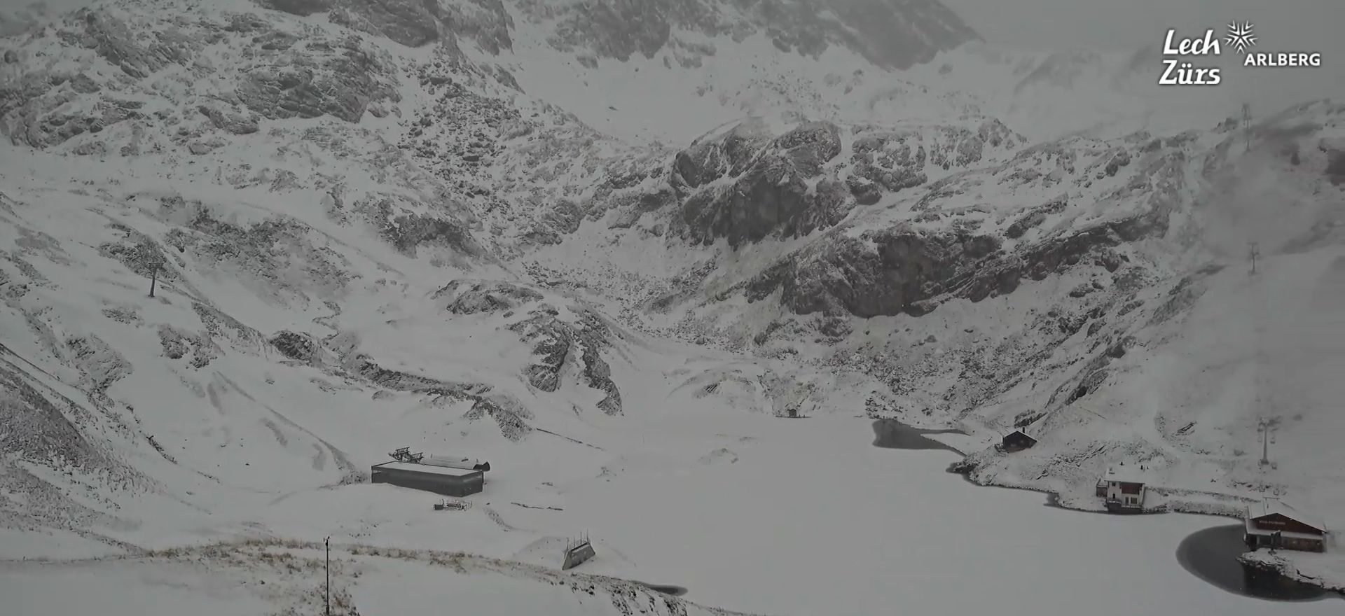 It is not much, but it also turns white in the Arlberg