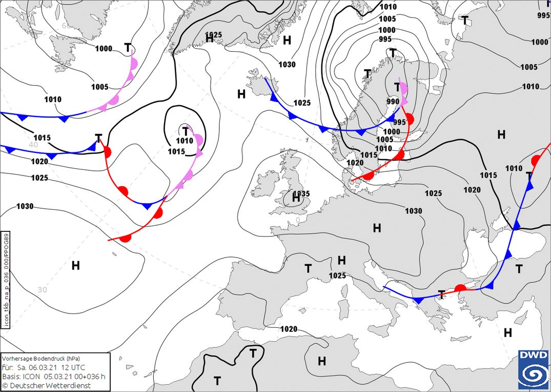 Partly sunny weekend due to a weak high pressure system (wetter3.de, DWD)