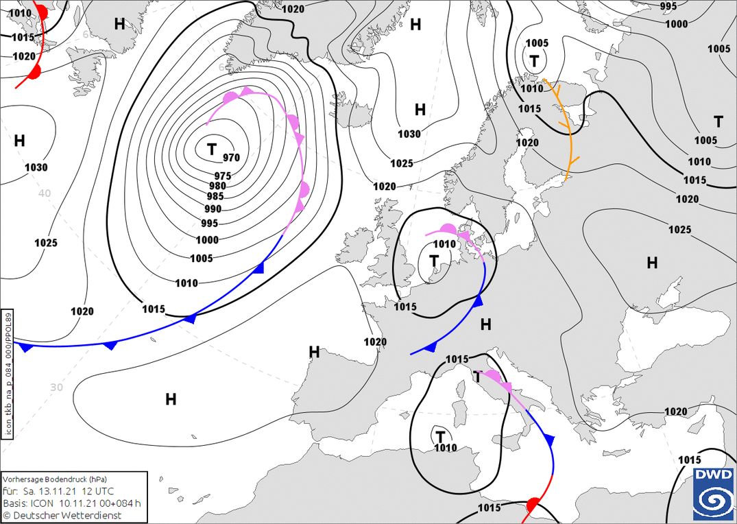 A low-pressure area will bring some snow to the Alps over the weekend (wetter3.de, DWD)
