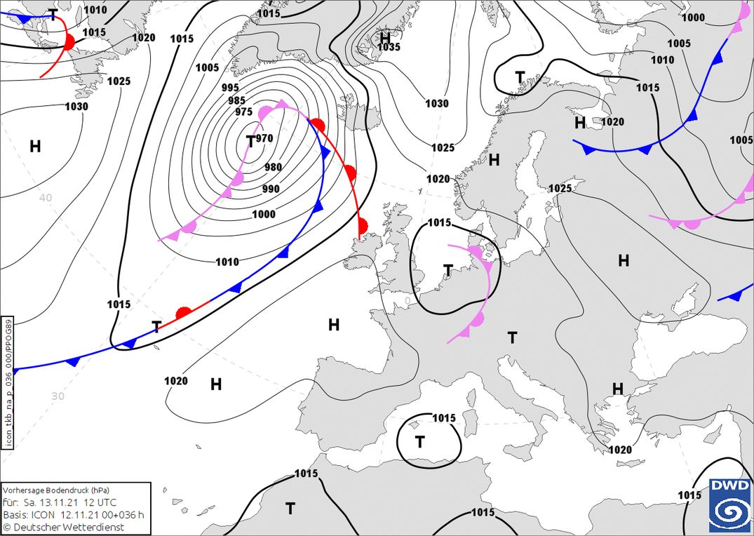 An approaching low pressure area will give some snow during the weekend (wetter3.de, DWD)