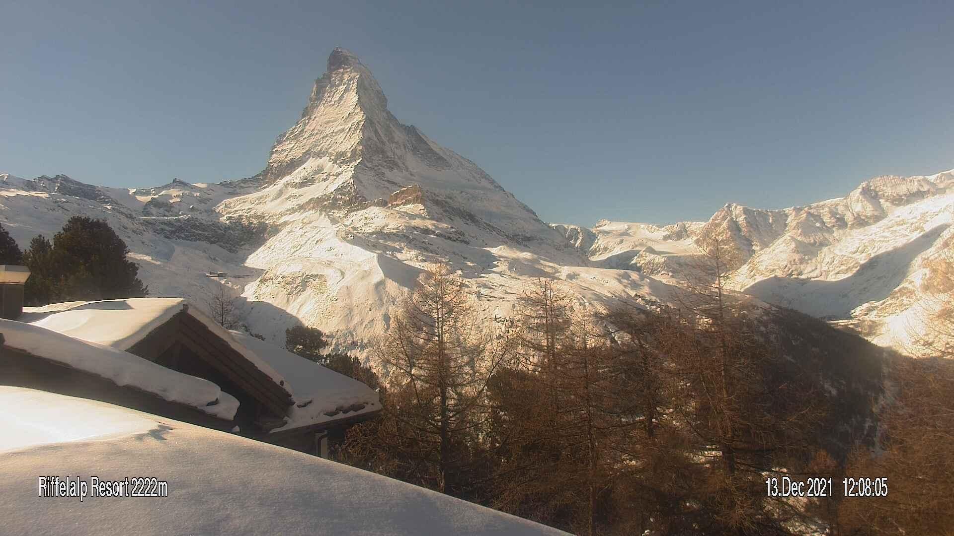Een zonovergoten Zermatt vandaag (riffelalp.com)