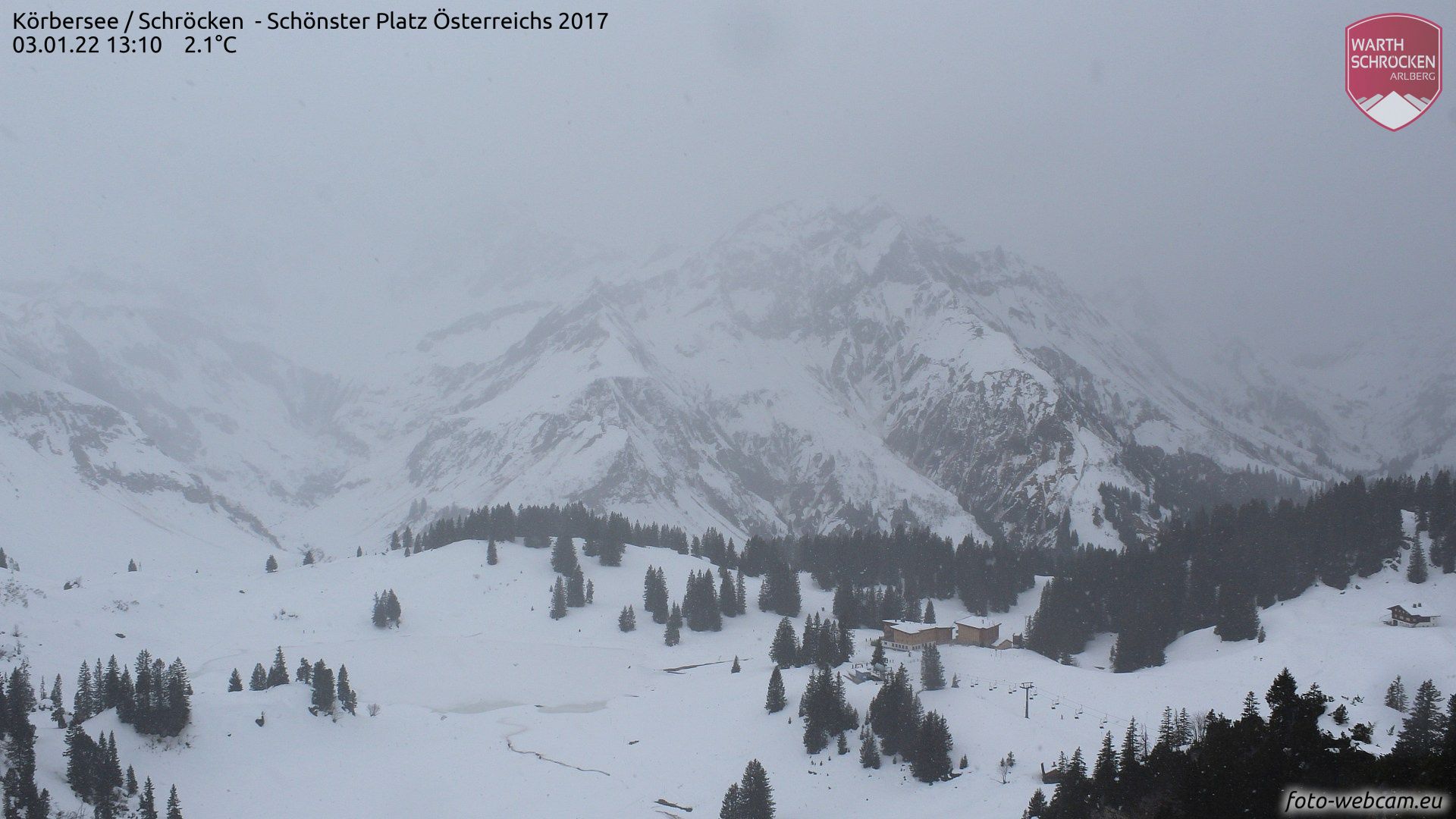 Net zoals vandaag blijft het ook morgen bewolkt in de noordelijke gebieden, zoals hier in Warth-Schröcken (foto-webcam.eu)