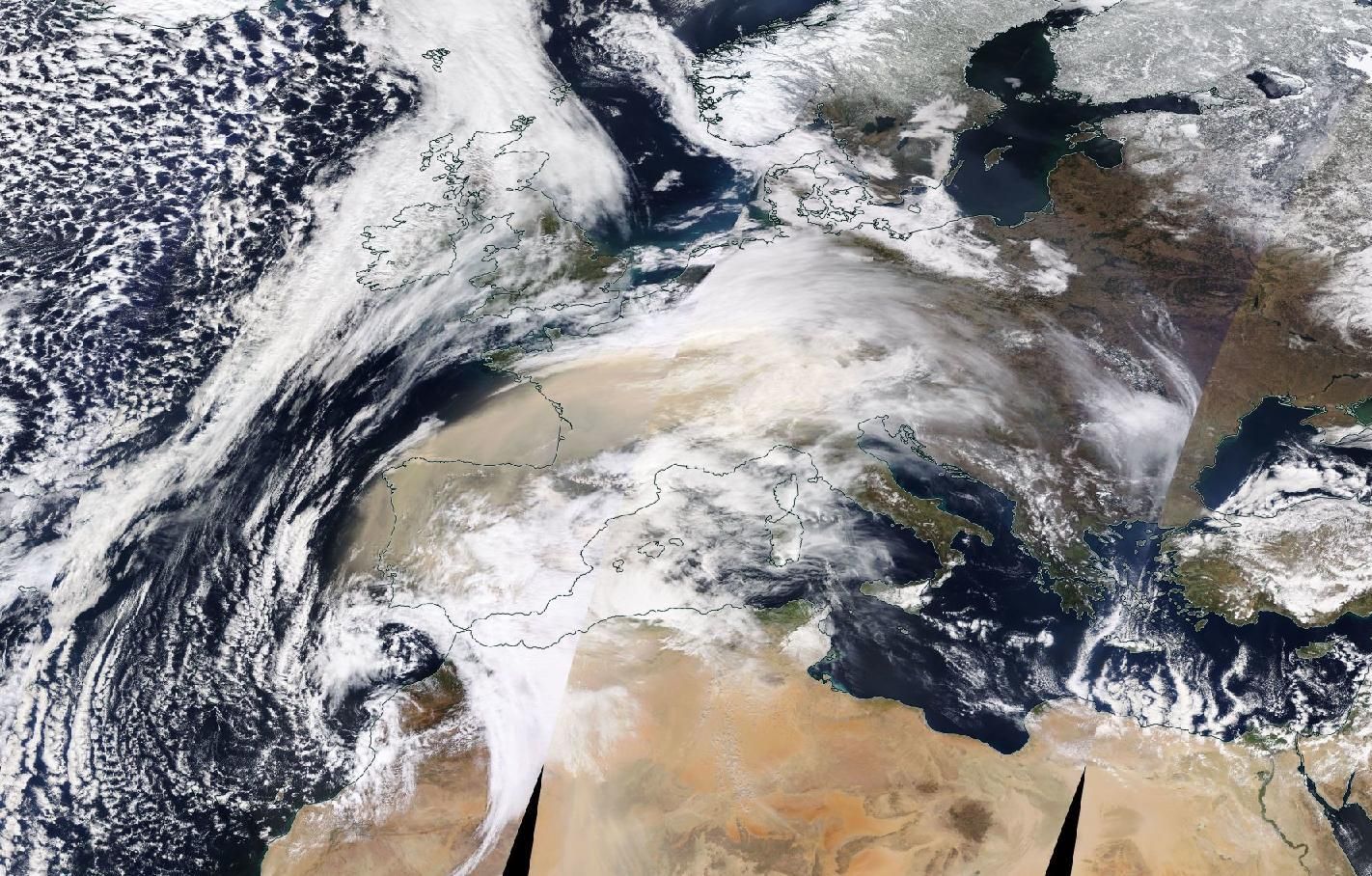 Saharazand erg goed zichtbaar van boven (worldview.earthdata.nasa.gov)