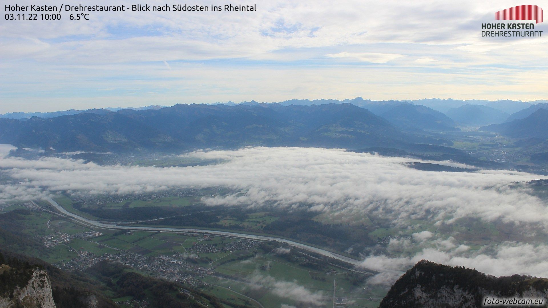 Low-stratus in the Rhine Valley with föhn flow above it (foto-webcam.eu)