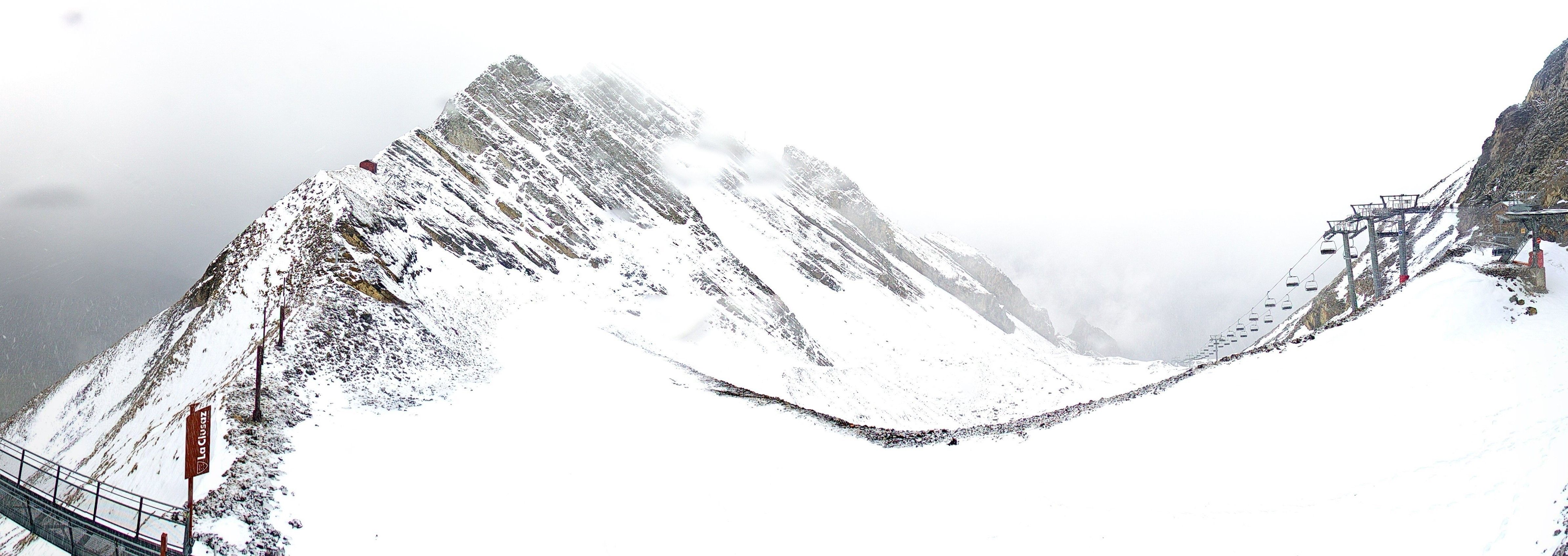 Sneeuw bovenop de Col de Balme in La Clusaz (webcam-hd.com)