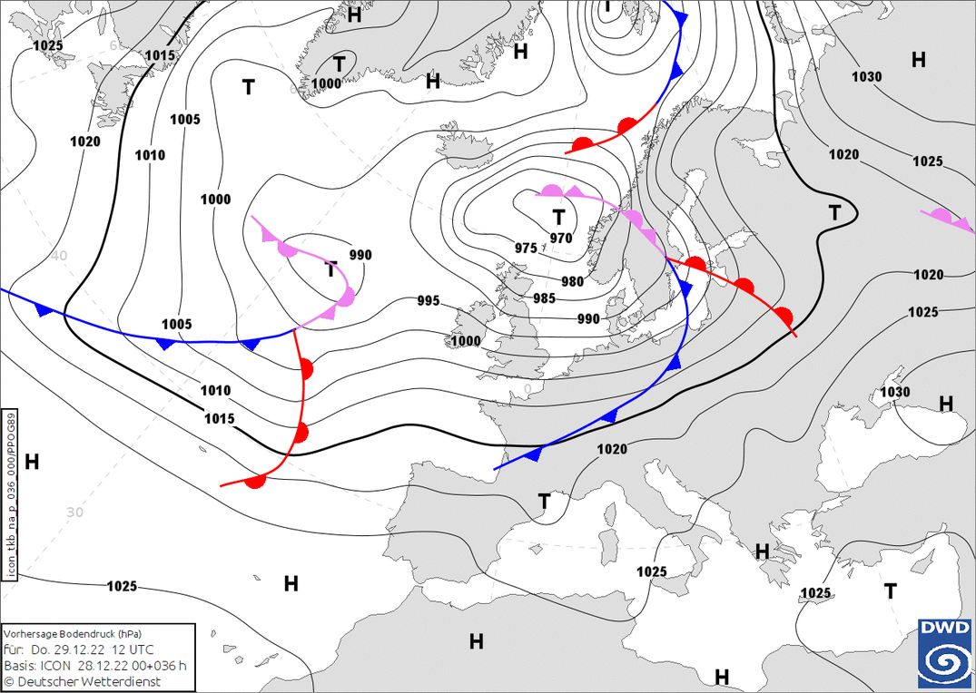 A cold front will graze the northwestern Alps Thursday evening (wetter3.de, DWD)