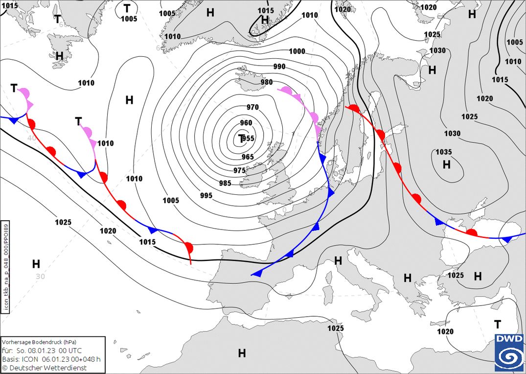 with a cold front and snow as a result (wetter3.de, DWD) with a cold front and snow as a result (wetter3.de, DWD)