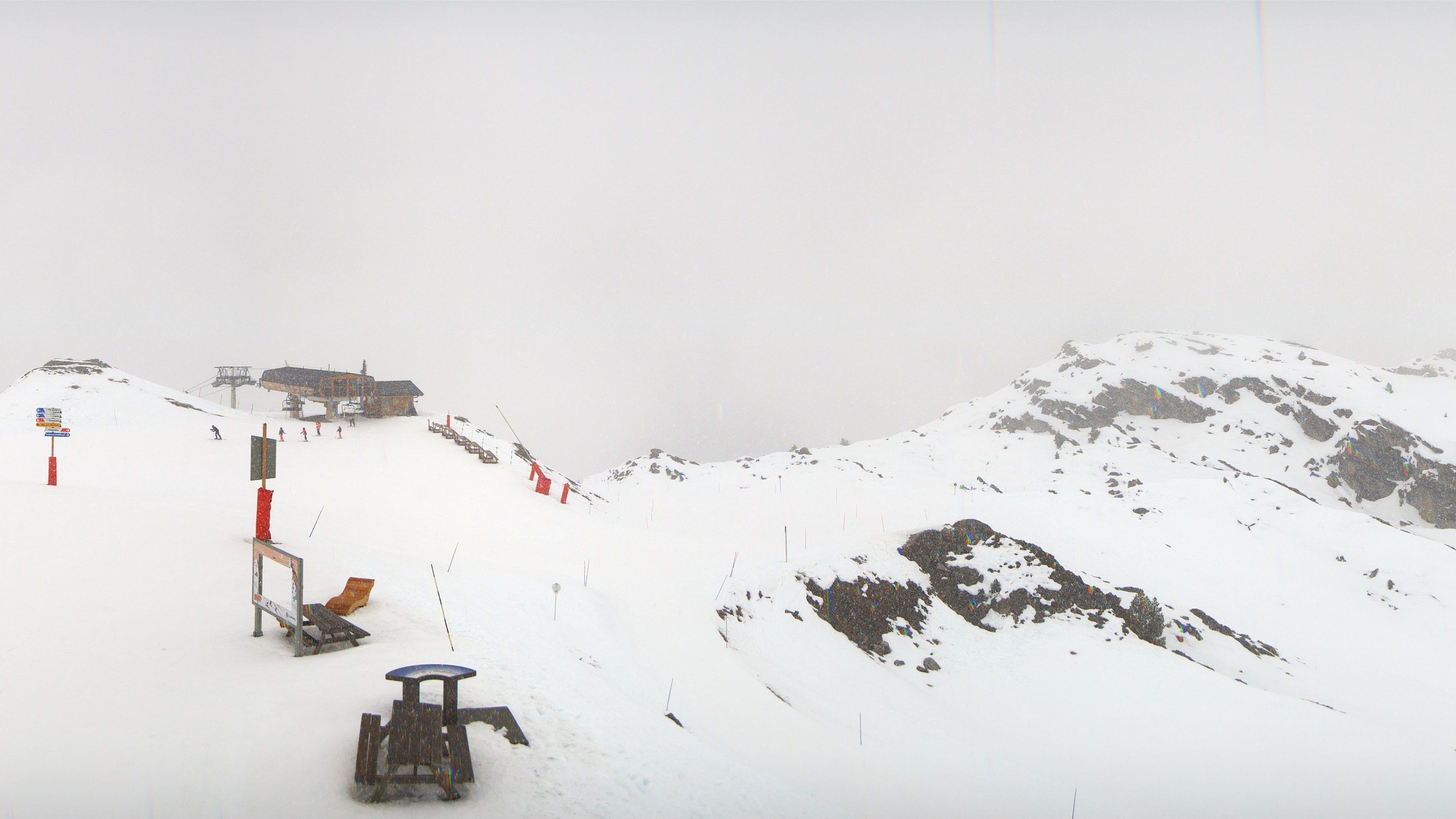 In Courchevel, it started snowing this afternoon (roundshot.com)